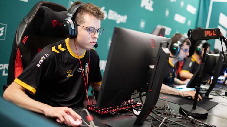 f4 stzin und n1 ssim beigetreten Flamengo Esports