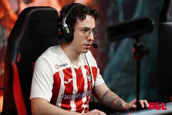 4nalog geht getrennte Wege mit HEROIC