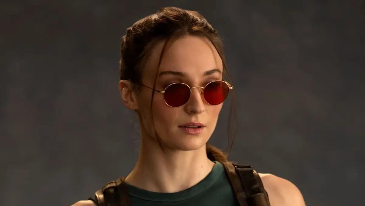 Erster Blick auf Sophie Turner als Lara Croft enthüllt