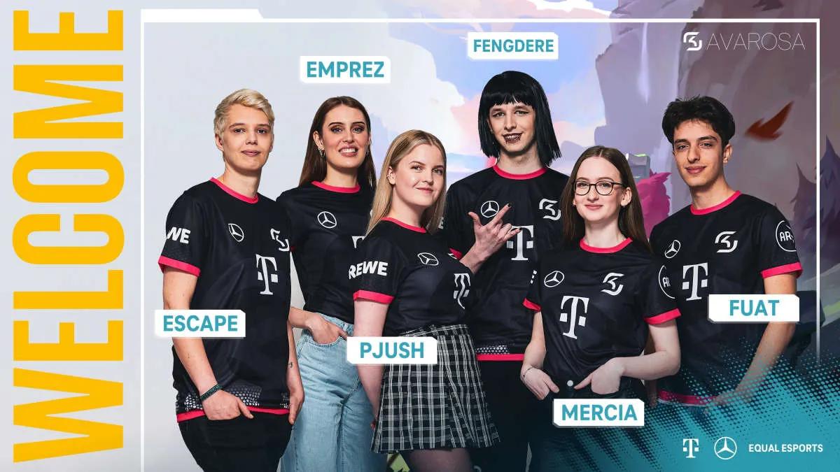 SK Gaming Avarosa bildet die weibliche Komposition