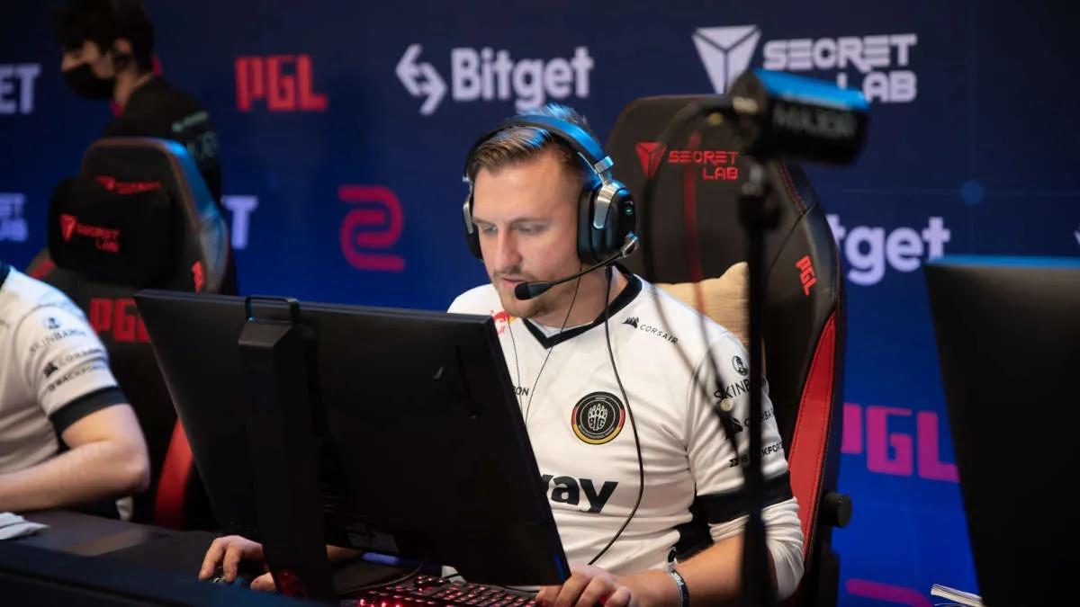 tabseN: " gob b bringt uns viel bei und er kann das Team auf die nächste Stufe bringen"