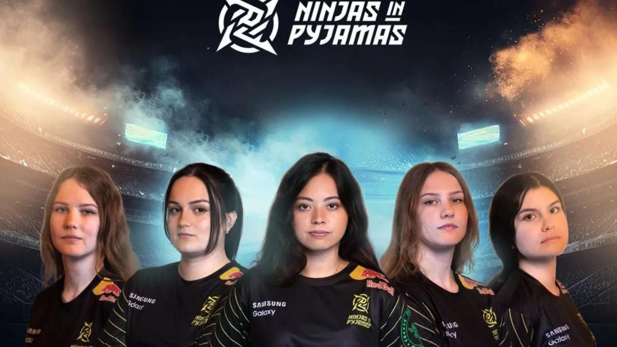 Qiyarah, Nayomy und pauliiee sind umgezogen nach Ninjas in Pyjamas Female