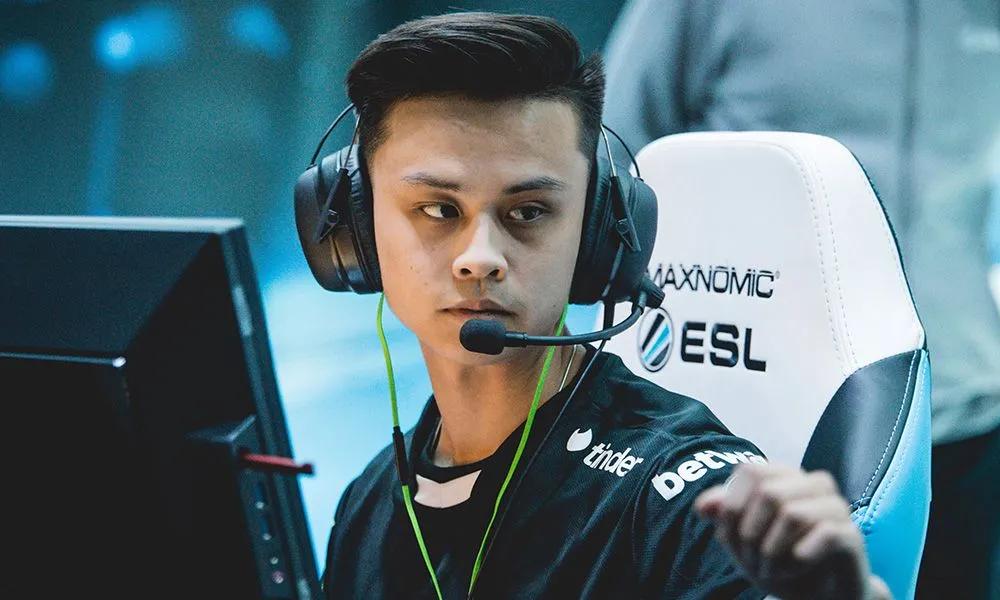CS2-Skandal: Stewie2k wird beschuldigt, einen Spieler um Bargeld und seltene Skins betrogen zu haben