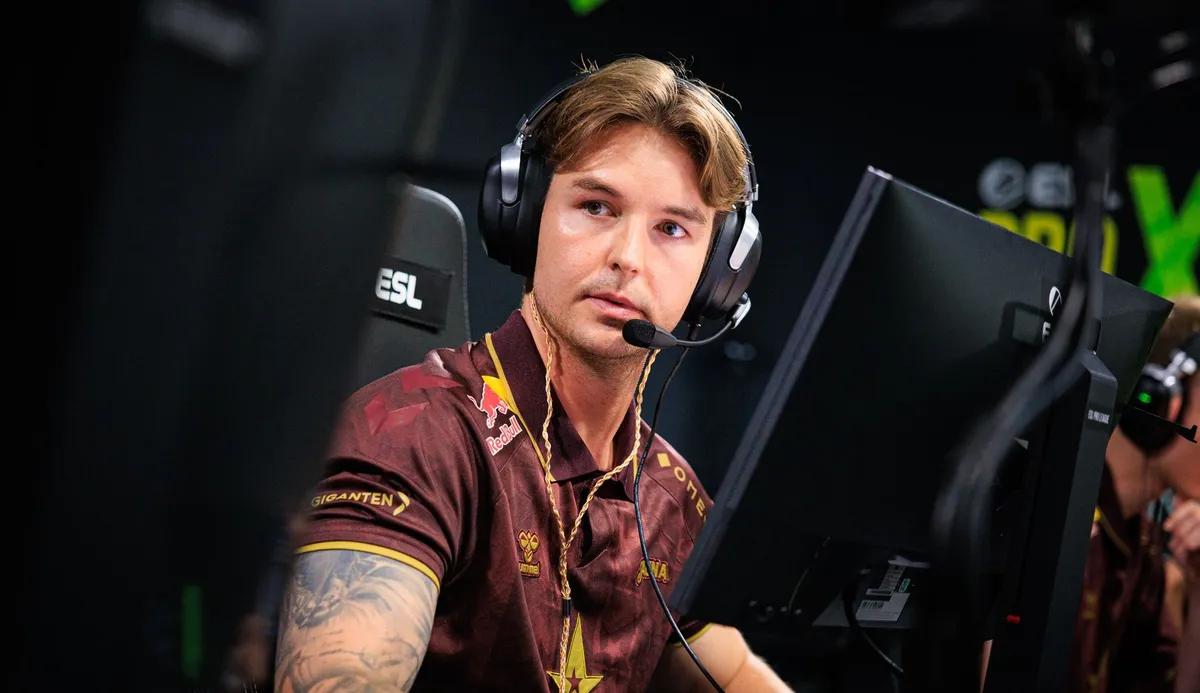 device schließt sich 100 Thieves in einer großen CS2-Aktion an