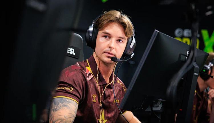 device schließt sich 100 Thieves in einer großen CS2-Aktion an