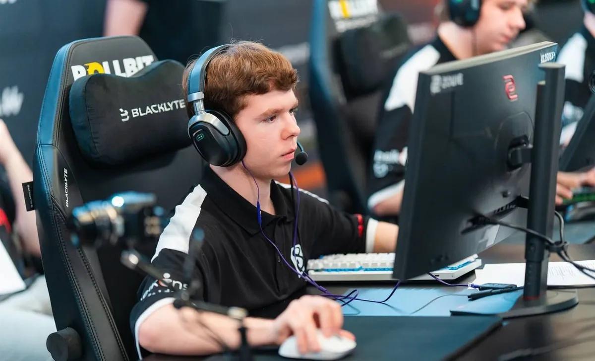 Danyyl "headtr1ck" Valitov verlässt B8 - Spieler steht auf der Transferliste