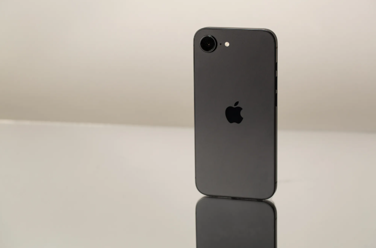 iPhone 16e Got a Review: Budget Phone or Just Overpriced? 1