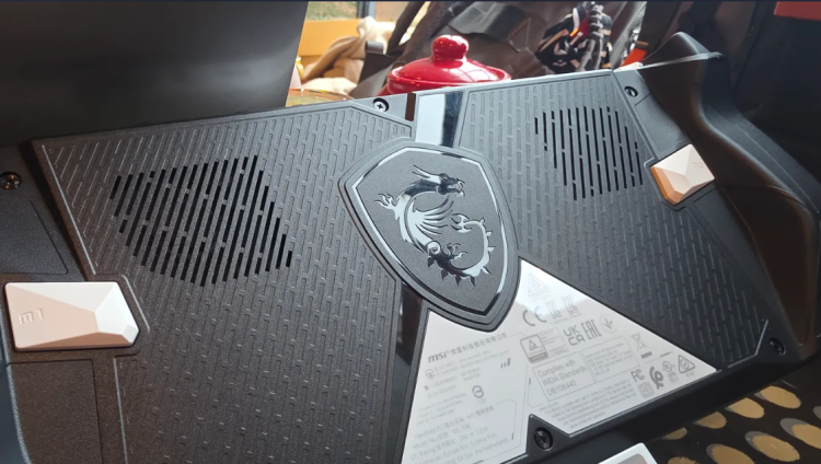 Das MSI Claw A8 BZ2EM positioniert sich zwischen den Konkurrenten, ohne das Feld zu verändern.